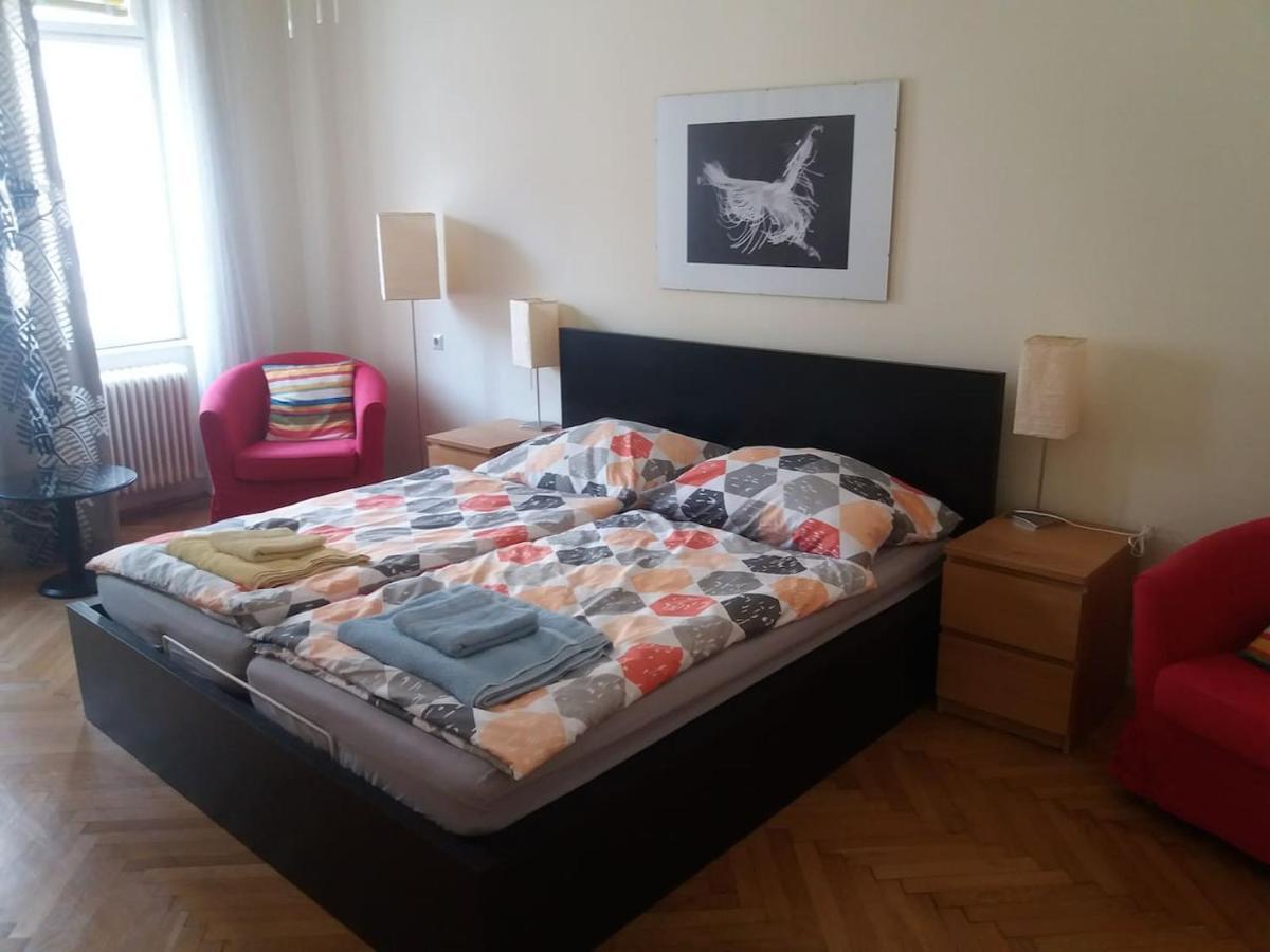 Geraeumige Zentrumsnahe Altbauwohnung Wien Exteriör bild
