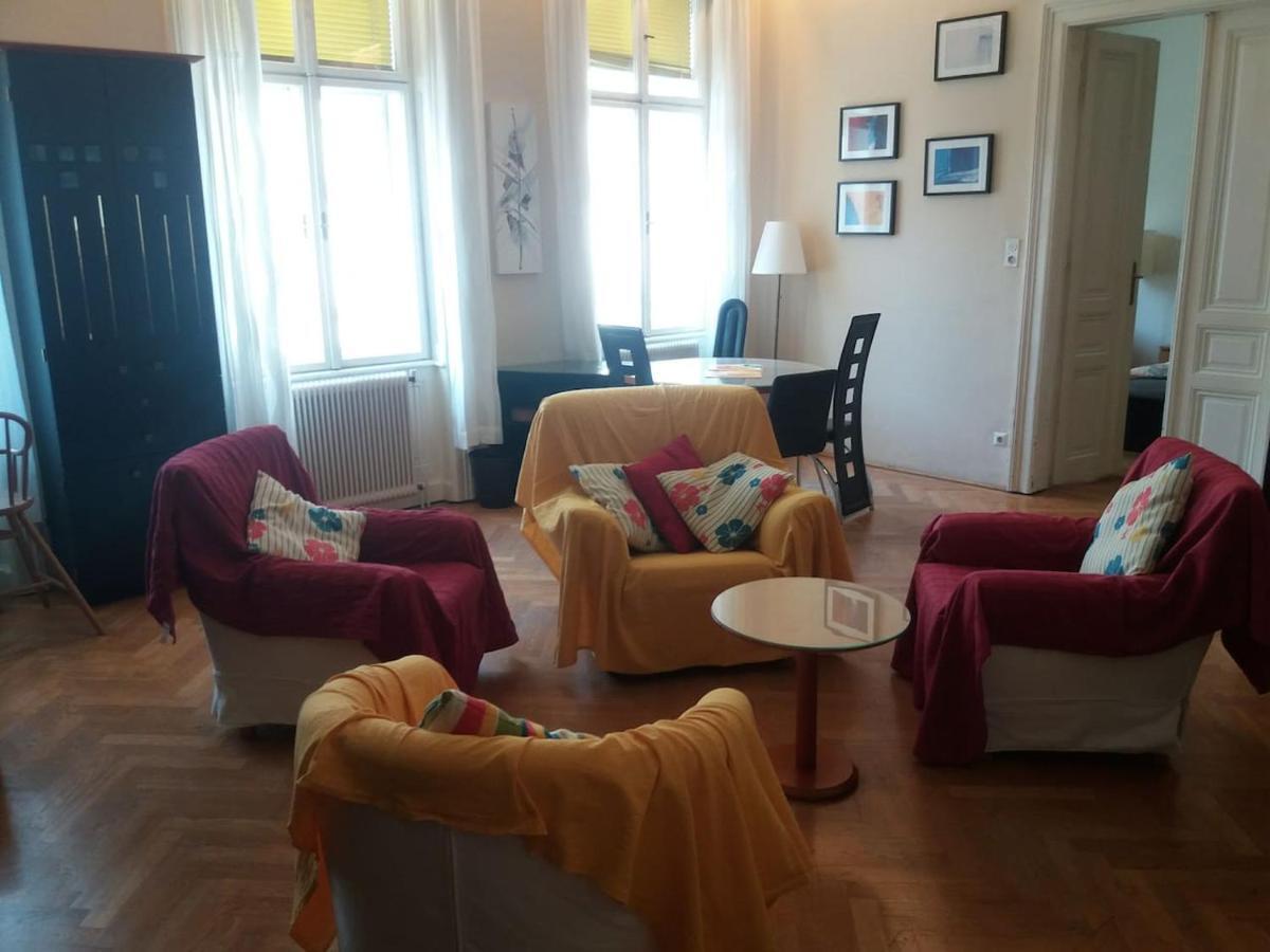 Geraeumige Zentrumsnahe Altbauwohnung Wien Exteriör bild