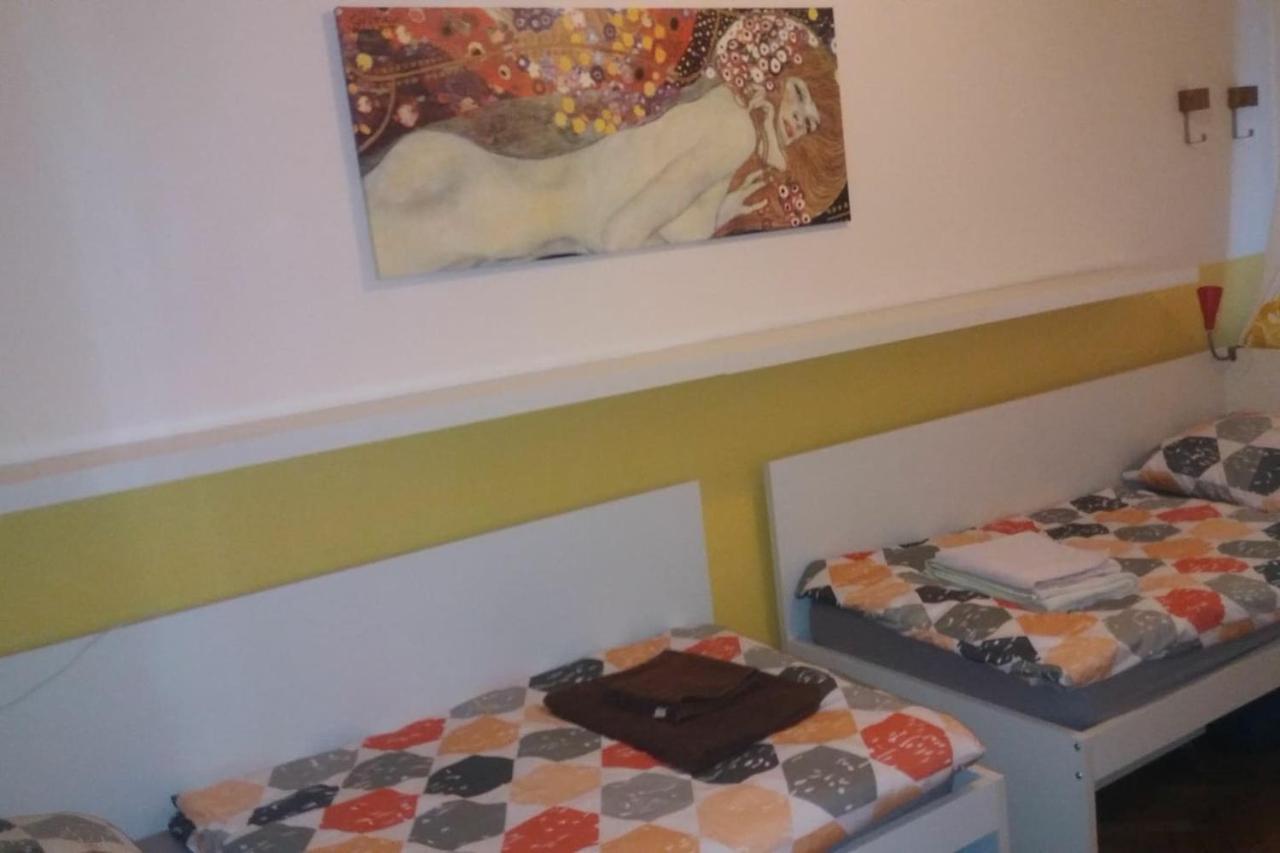 Geraeumige Zentrumsnahe Altbauwohnung Wien Exteriör bild