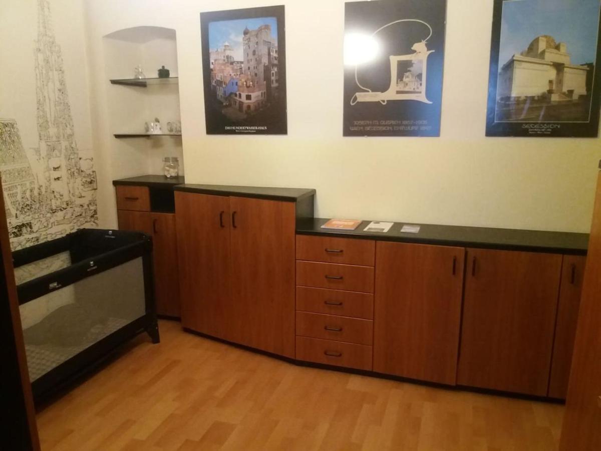 Geraeumige Zentrumsnahe Altbauwohnung Wien Exteriör bild